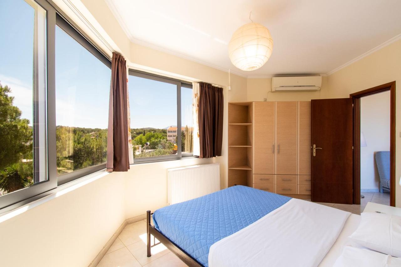 Efi Apartment *